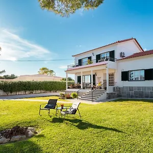 Moro's Friends House - Gasthof Cascais