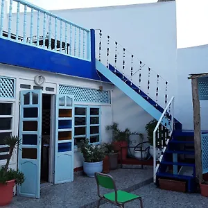 Hostal White And Blue **